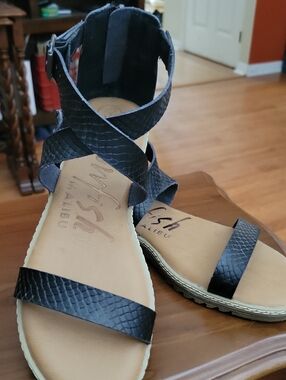 NWOT Malibu Black Textured Crisscross Ankle-Strap Sandals